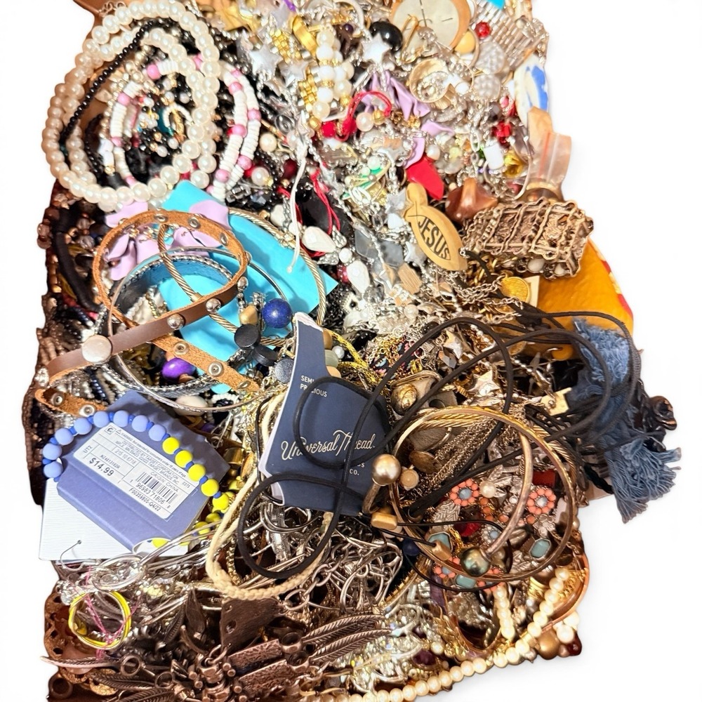 8+ Lbs Vintage To Now Wear Craft Repair Harvest Jewelry Lot - Picture 8 of 11